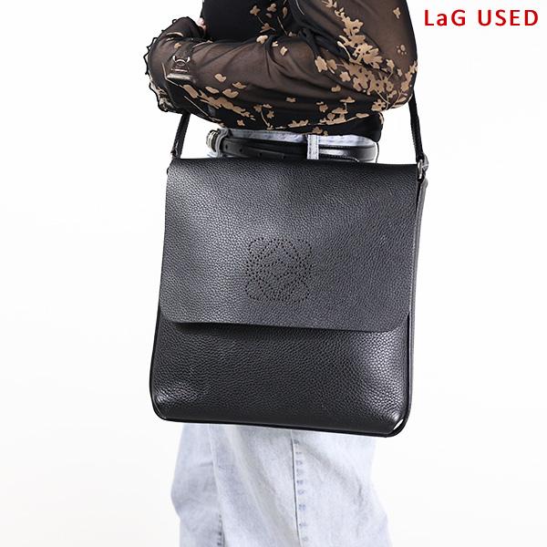 LOEWE ロエベ オールドロエベ アナグラム ショルダーバッグ 美品 LOEWE（ロエベ） 【中古品】LOEWE ショルダーバッグ Anagram Punching