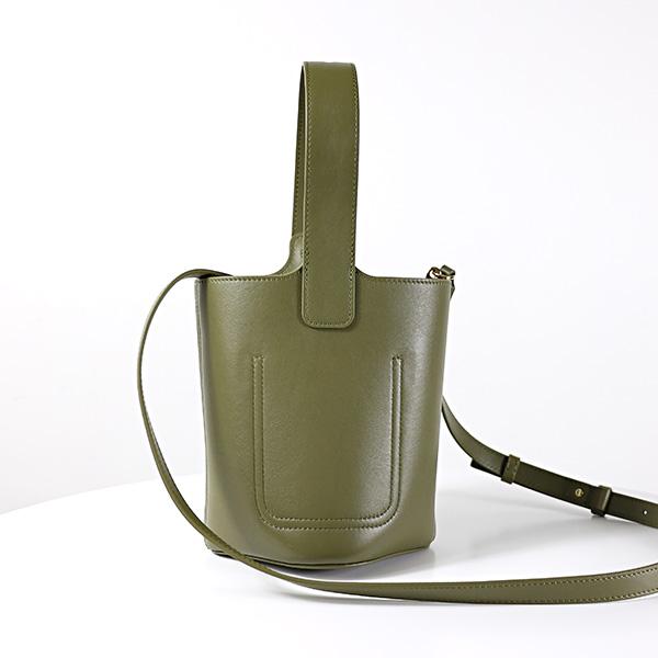 LOEWE（ロエベ） ハンドバッグ Pebble Mini Bucket Bag ペブル ミニ