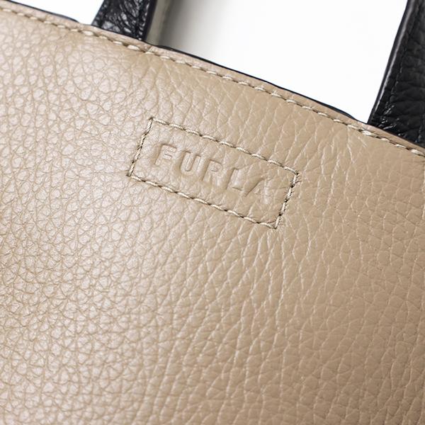 FURLA（フルラ） ショルダーバッグ CAMELIA VERTICAL CROSSBODY BAG 