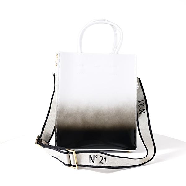 美品　ヌメロヴェントゥーノ　AYAKOコラボ　トートバッグ N°21 - N°21 × AYAKO 阪急限定バッグ 化粧品 セットの通販 by ひまわり