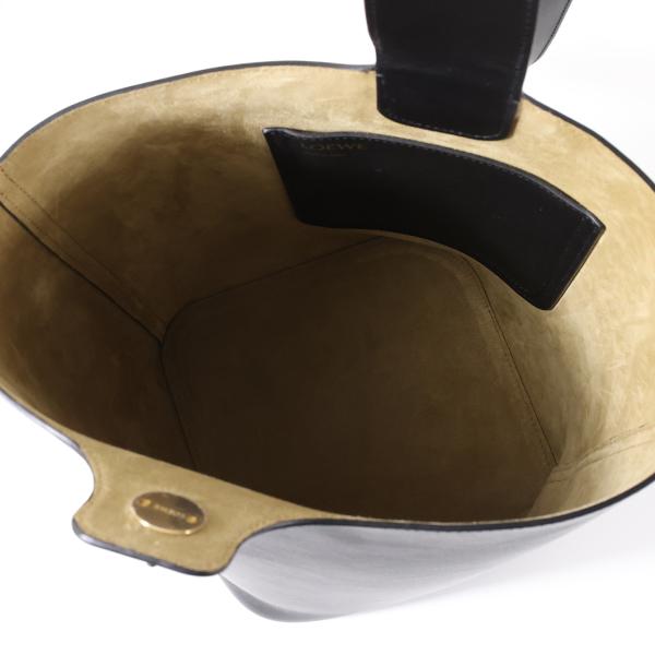 LOEWE（ロエベ） ショルダーバッグ Pebble Bucket Medium ペブル