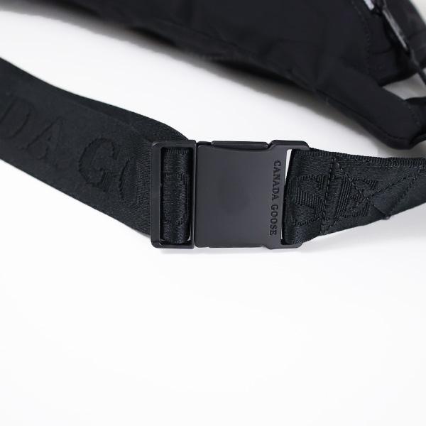 美品　カナダグース　ショルダーバッグ　ウエストポーチ　ボディーバッグ　ベージュ系 CANADA GOOSE（カナダグース） ボディバッグ Logo Waist Pack 8833U