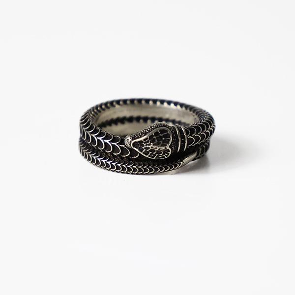 GUCCI（グッチ） リング Snake Motif Aged Sterling Silver Ring