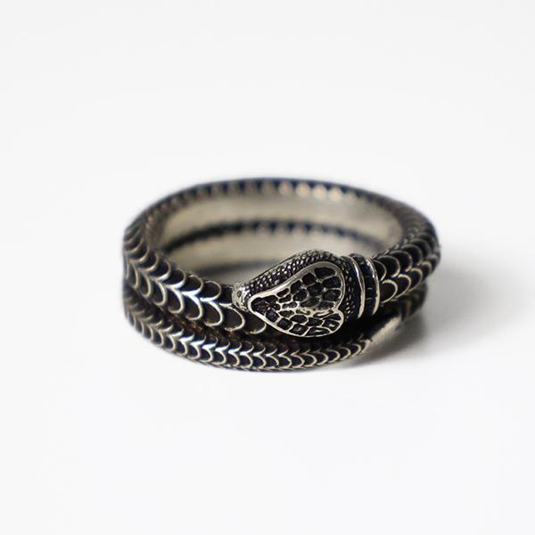 GUCCI（グッチ） リング Snake Motif Aged Sterling Silver Ring