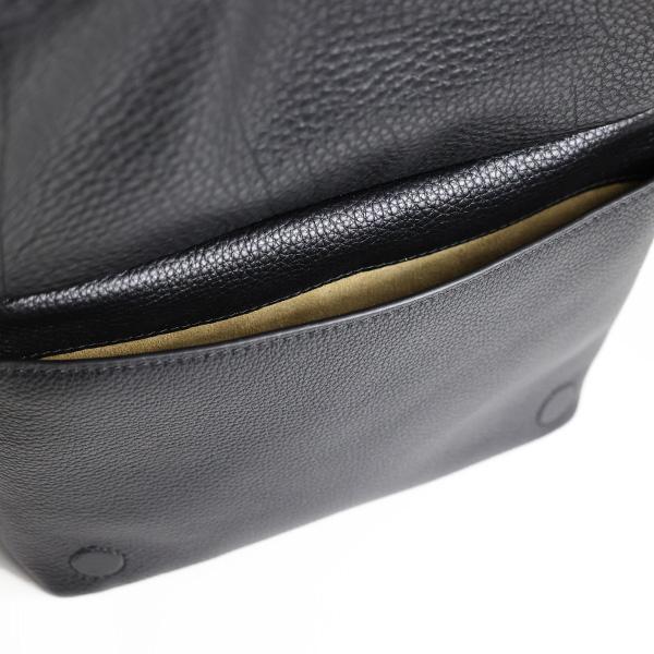 LOEWE（ロエベ） ショルダーバッグ Pebble Messenger Bag ペブル