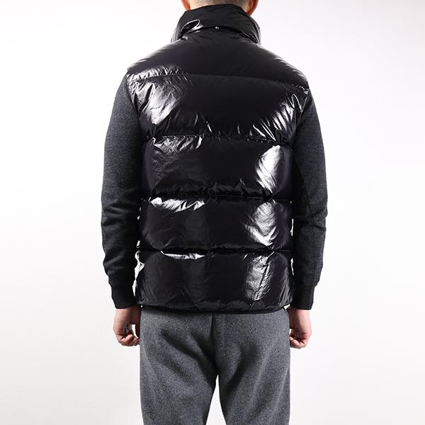 DSQUARED2（ディースクエアード） ダウンベスト Down Vest S74FB0292