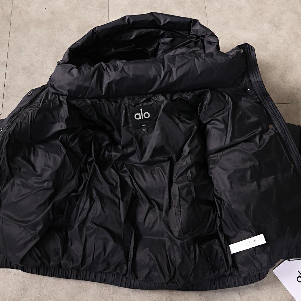 Alo Yoga アローヨガ ジャケット Aspen Love Puffer Jacket W4433