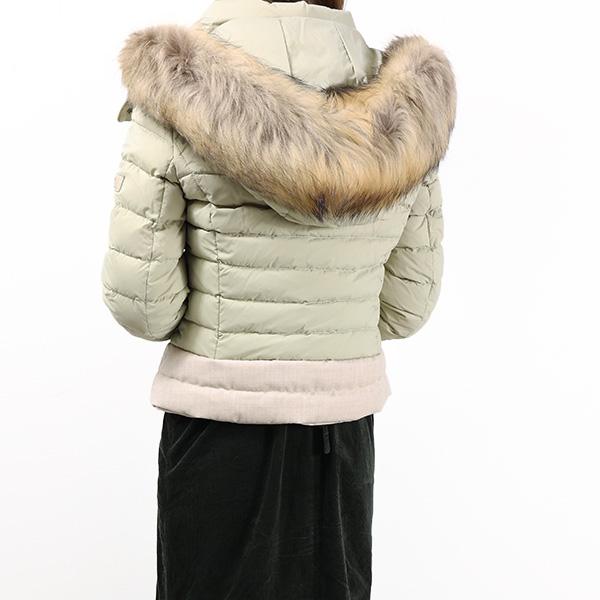 TATRAS タトラス ダウンジャケット VARENA Down Jacket ヴァレナ LTKE21A4164-D レディース アウター ファー フード付き ロゴパッチ ショート丈の画像