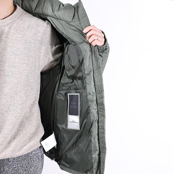 TATRAS タトラス ダウンジャケット GRAMI Down Jacket グラミ MTAT22A4833-D メンズ ナイロン フード付き ジップアップ ロゴパッチ アウターの画像