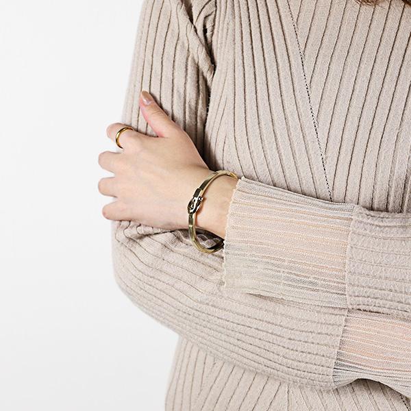 COACH（コーチ） ブレスレット C Buckle Hinged Bangle 37341898
