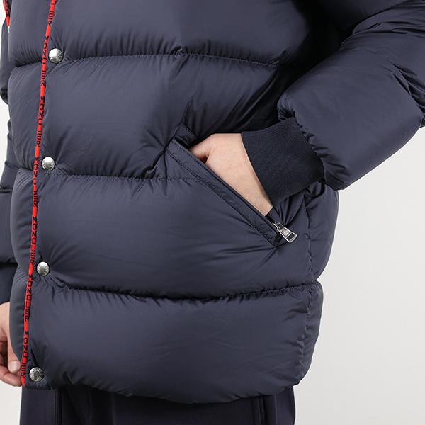 MONCLER モンクレール ダウンジャケット AMARANTE Down Jacket アマラント 1A001 40 549SK メンズ アウター フード付き アイコンパッチ 撥水 ジャガードロゴの画像