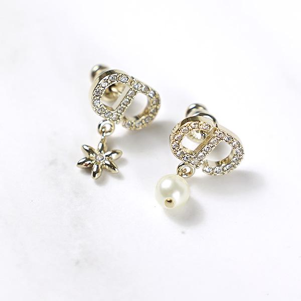 Dior ディオール ピアス Petit CD Daisy Earrings プチ CD デイジー E4411WOMCY レディース クリスタル装飾 両耳用 アクセサリーの画像