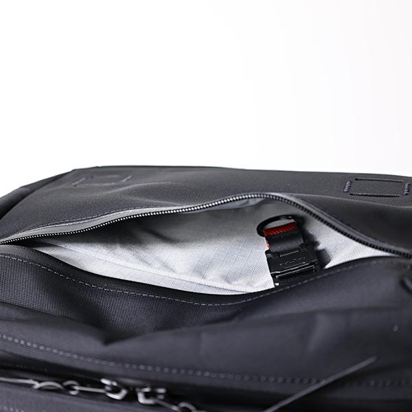 BLACK EMBER（ブラックエンバー） ショルダーバッグ GRIP SLING 9