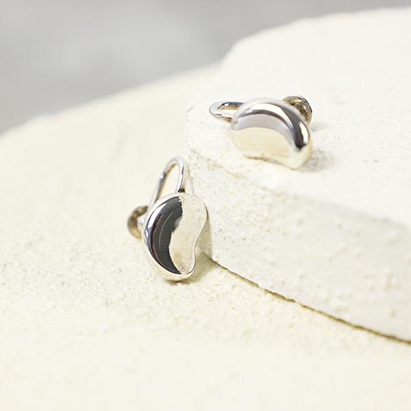 TIFFANY&Co.（ティファニー） 【中古品】Tiffany&Co イヤリング Bean