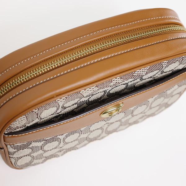 coach コーチ　カメラバッグ　スクエア　ショルダー　ブラウン　金ロゴ　四角 COACH（コーチ） 【LaGアウトレット】COACH ショルダーバッグ CAMERA