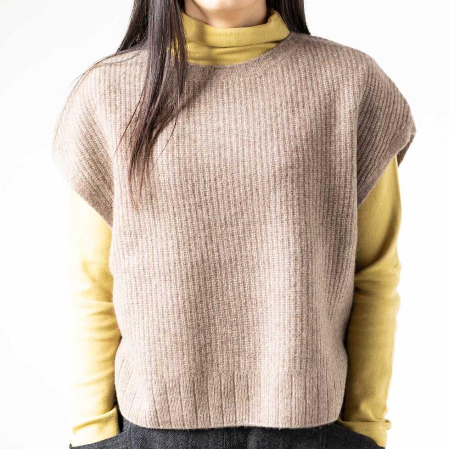 『 ヤク100％畔編みベスト 』 ミセスのベスト 大人のベスト リラックスベスト 40代 50代 60代 大人のファッション かわいい おしゃれ 秋 冬 秋物 冬物 |  | 16