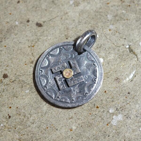 WESTRIDE ウエストライド【BIRDHEAD SWASTIKA PENDANT≪K18POINT≫】by