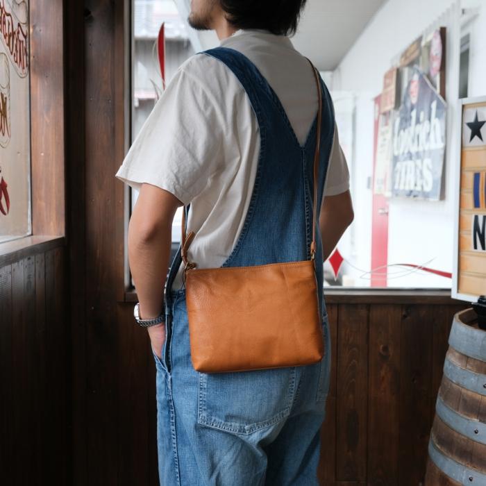 Y'2 LEATHER ワイツーレザー【BG-18-S】【NATURAL SCAR STEER SACOCHE