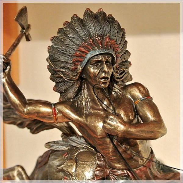 ブロンズ置物‥馬上インディアン像