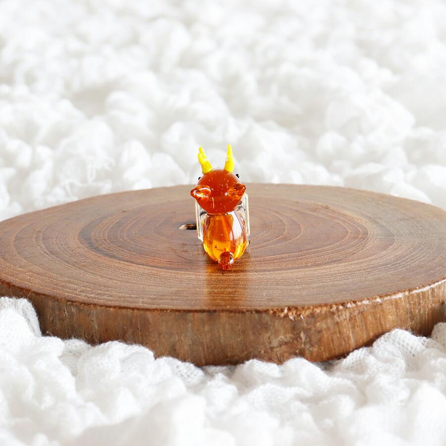 The Joy Luck Club】トナカイ＆プレゼント ガラス製 オブジェ