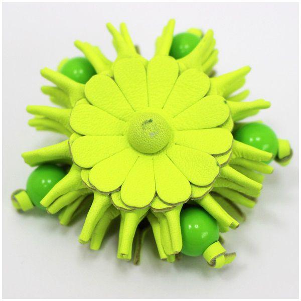 ☆ ロエベ カーフスタッド バッグチャーム フラワー ライトグリーン