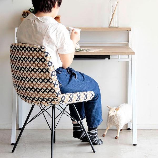 花柄のベージュとグリーンのカーペット シルク