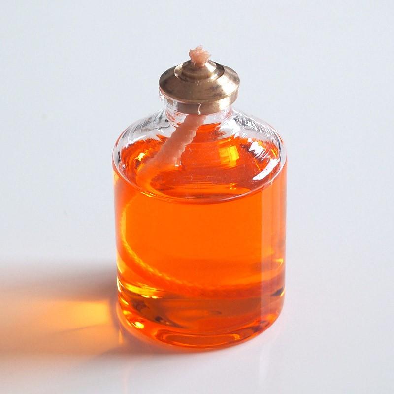 ランプオイル オイルランタン燃料 室内テーブルランプ燃料パラフィンオイル キャンライト 国産 カラーリングランプオイル 注ぎ口ノズル付 レッド