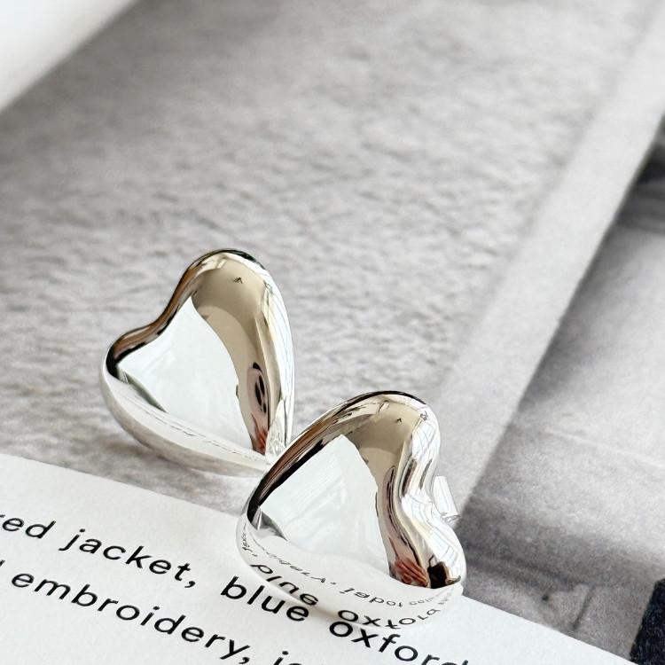 ANNIKA INEZ（アニカイネズ） SILVER MINI HEART STUDS ミニハート