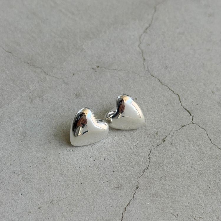ANNIKA INEZ（アニカイネズ） SILVER MINI HEART STUDS ミニハート
