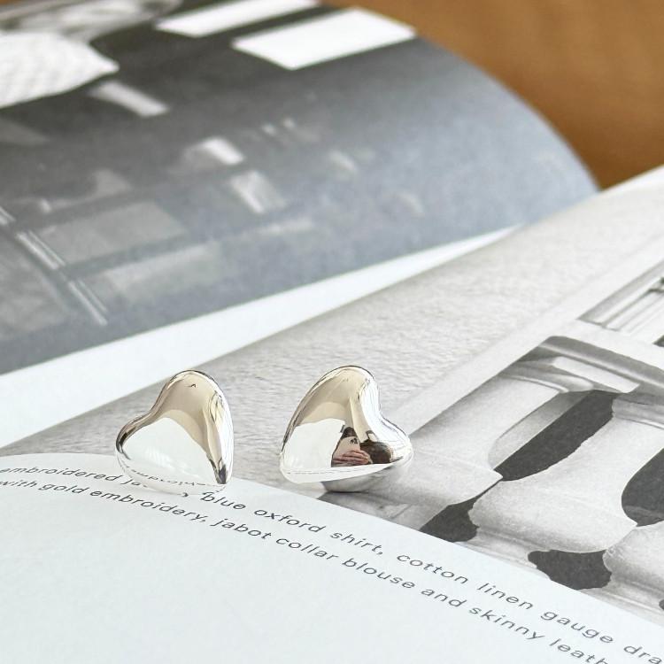 ANNIKA INEZ（アニカイネズ） 2025新作 SILVER MINI HEART STUDS ミニ