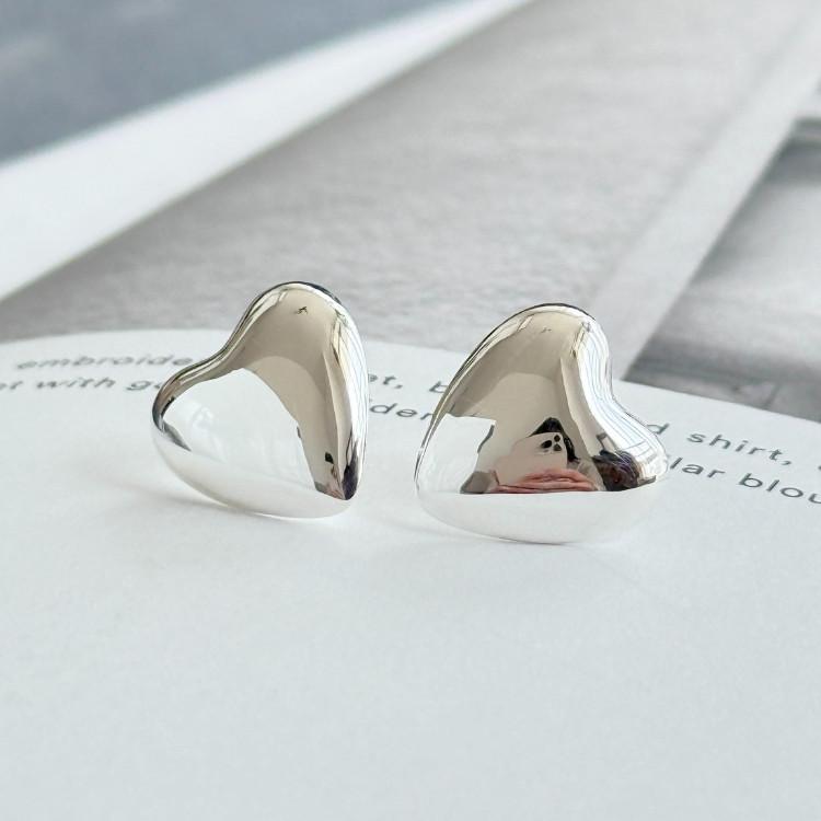 ANNIKA INEZ アニカイネズ 2025新作 SILVER MINI HEART STUDS