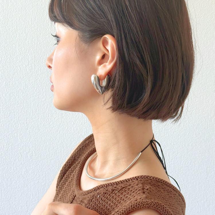 【予約販売 ６月下旬頃お届け予定 】ANNIKA INEZ アニカイネズ  LARGE HEART HOOPS ハート フープ ピアス シルバーの画像