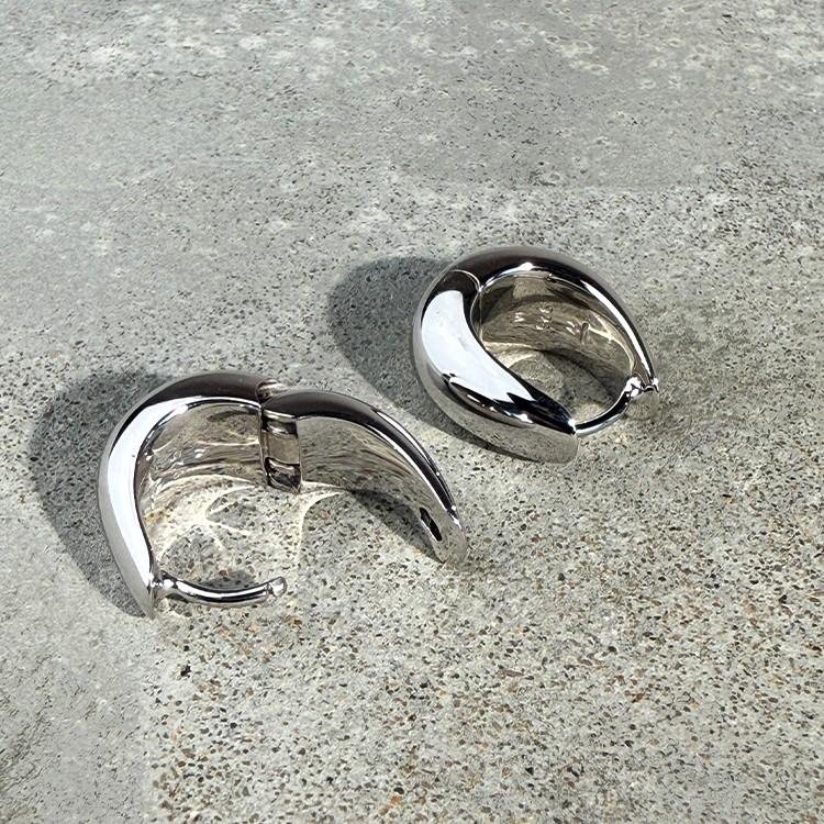 TOM WOOD（トムウッド） Ice Hoops Small Silver フープ ピアス