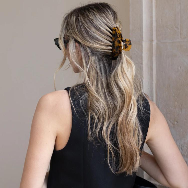 VESITIA  ヴェスティア SIGNATURE CLAW ヘアクリップの画像