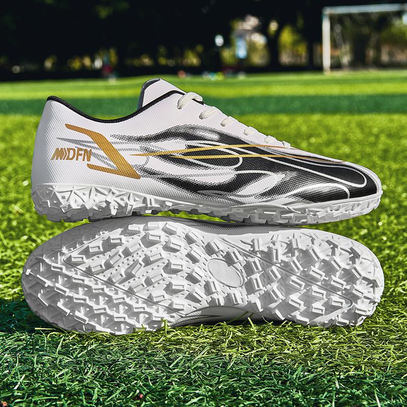 ワールドカップ サッカー スパイクシューズ トレーニングシューズ スパイクシューズ サッカーシューズ キッズ スポーツ おしゃれ hhl