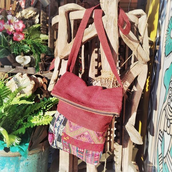 モン族刺繍 ショルダーバッグ パッチ　刺繍 タイ 少数民族 伝統 ハンドメイド | 