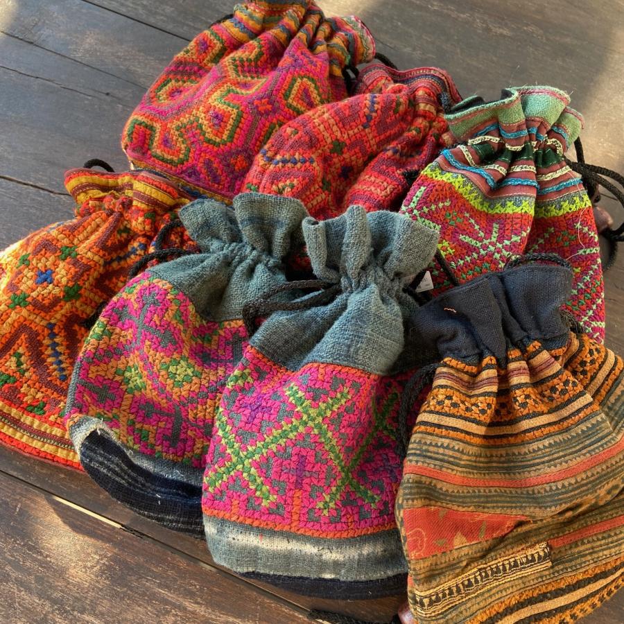 モン族刺繍 巾着 ポシェット 刺繍 タイ 少数民族 伝統 ハンドメイド