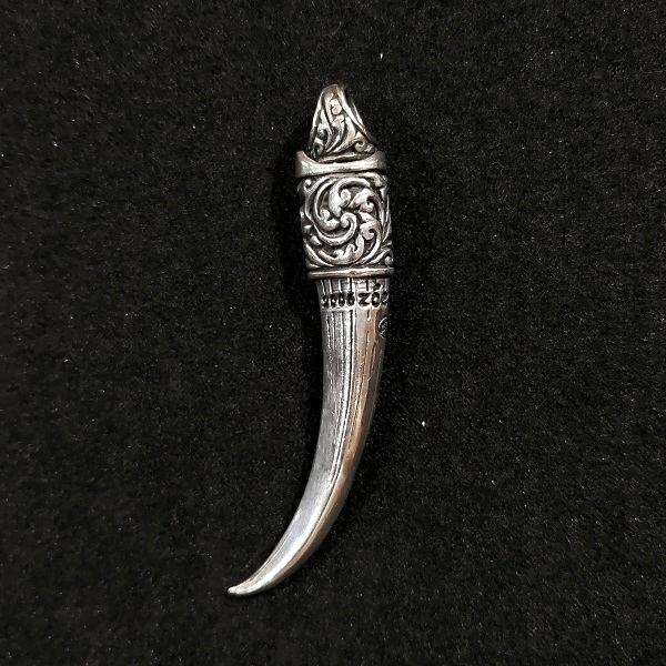 ZOCALO（ソカロ） ペンダントトップ FANG OF IVY L エスニック