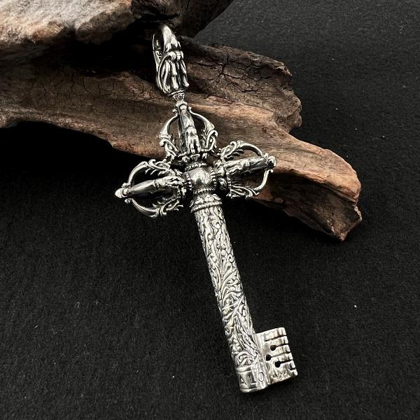 ZOCALO ペンダントトップ TIBETAN DRAGON DORJE KEY　ソカロ エスニック シルバー ドージェ | ZOCALO