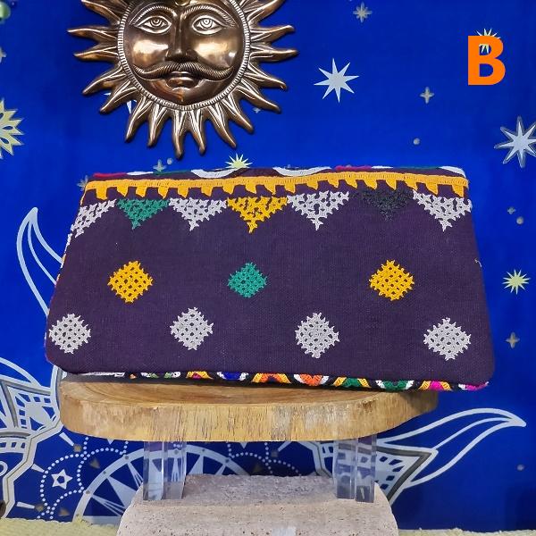 カッチ刺繍 クラッチバッグ　インド  グジャラート ラバリ族 伝統 ハンドメイド |  | 05