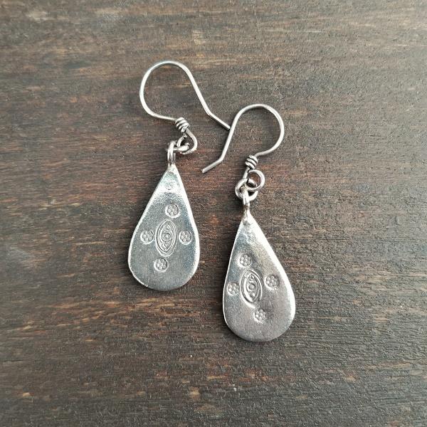 カレンシルバー ピアス ティアドロップ　カレン族 少数民族 タイ エスニック ハンドメイド |  | 01