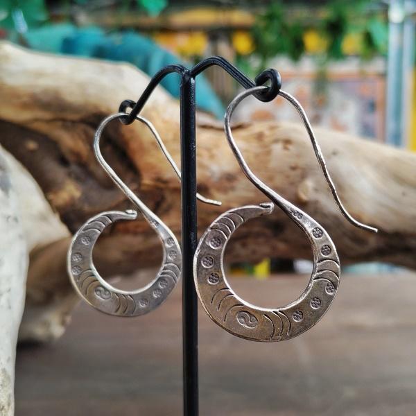 カレンシルバー ピアス ぐるぐるA　カレン族 少数民族 タイ エスニック ハンドメイド |  | 01