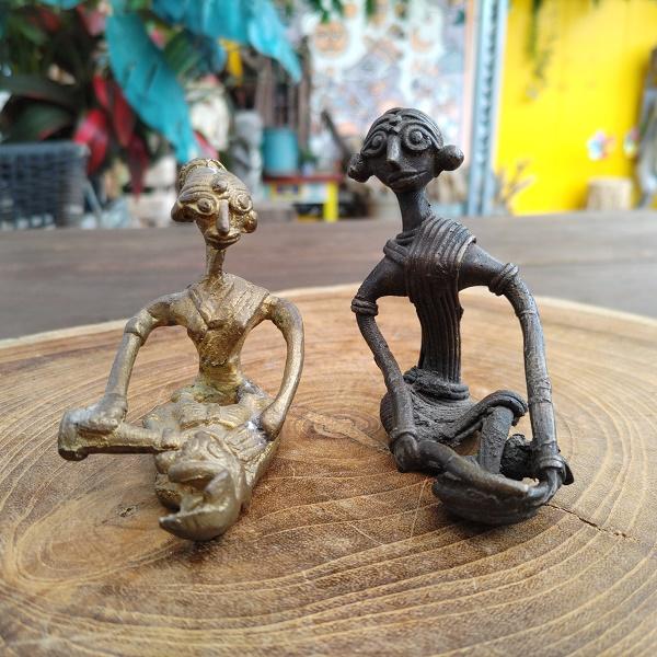 ドクラ 座る女性 オブジェ　インド 真鍮 鋳物 エスニック 一点物 | 