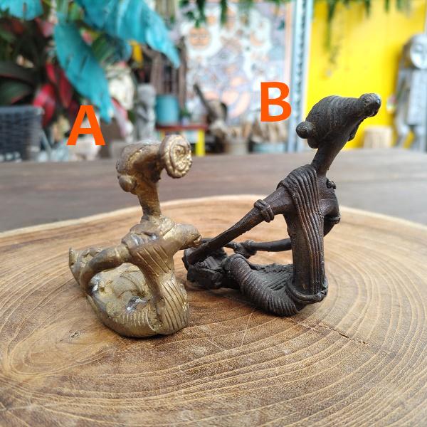 ドクラ 座る女性 オブジェ　インド 真鍮 鋳物 エスニック 一点物 |  | 02