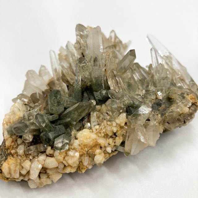 ガネーシュヒマール 産 水晶 クラスター 母岩付き 一点物 原石 天然石 パワーストーン (GS18) |  | 05