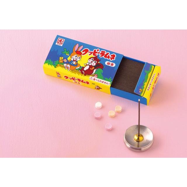 選べる3点セット ミニ寸線香 カメヤマローソク ミルキー いちごみるく ネクター すいか カレー ボンタンアメ サクマドロップス ハッカ油 |  | 07