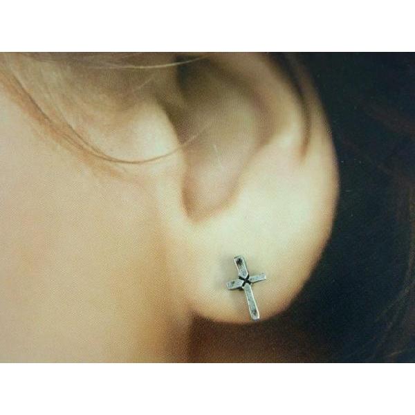 シルバーピアス スタッドピアス シンプル クロス 十字架 バツ模様