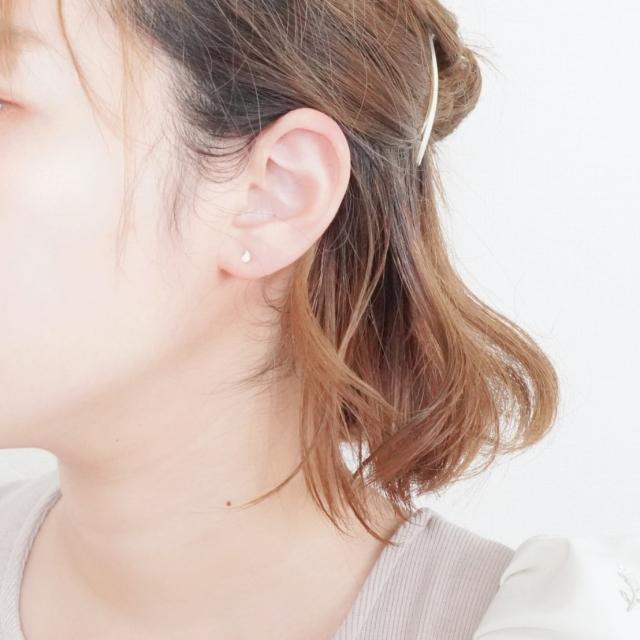 シルバーピアス スタッドピアス ホワイト 白色 こぶり ドロップ 涙型