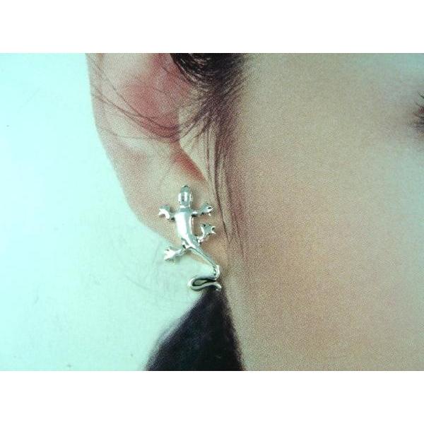 シルバーピアス スタッドピアス リアル トカゲ とかげ 蜥蜴 爬虫類