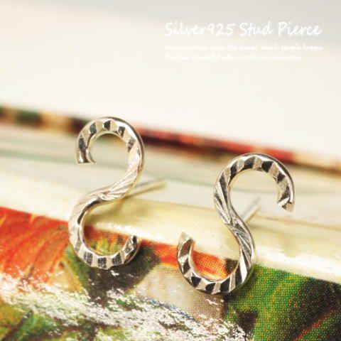 シルバーピアス スタッドピアス S 文字 アルファベット イニシャル